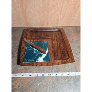 WOOD SERVING TRAY w/CERAMIC CENTER PIECE